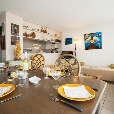 Les Patios De Salonique By Interhome Lejlighed Le Grau-du-Roi